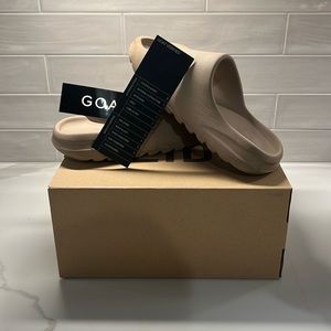 Yeezy Slides Pure Size 8 Re-Release